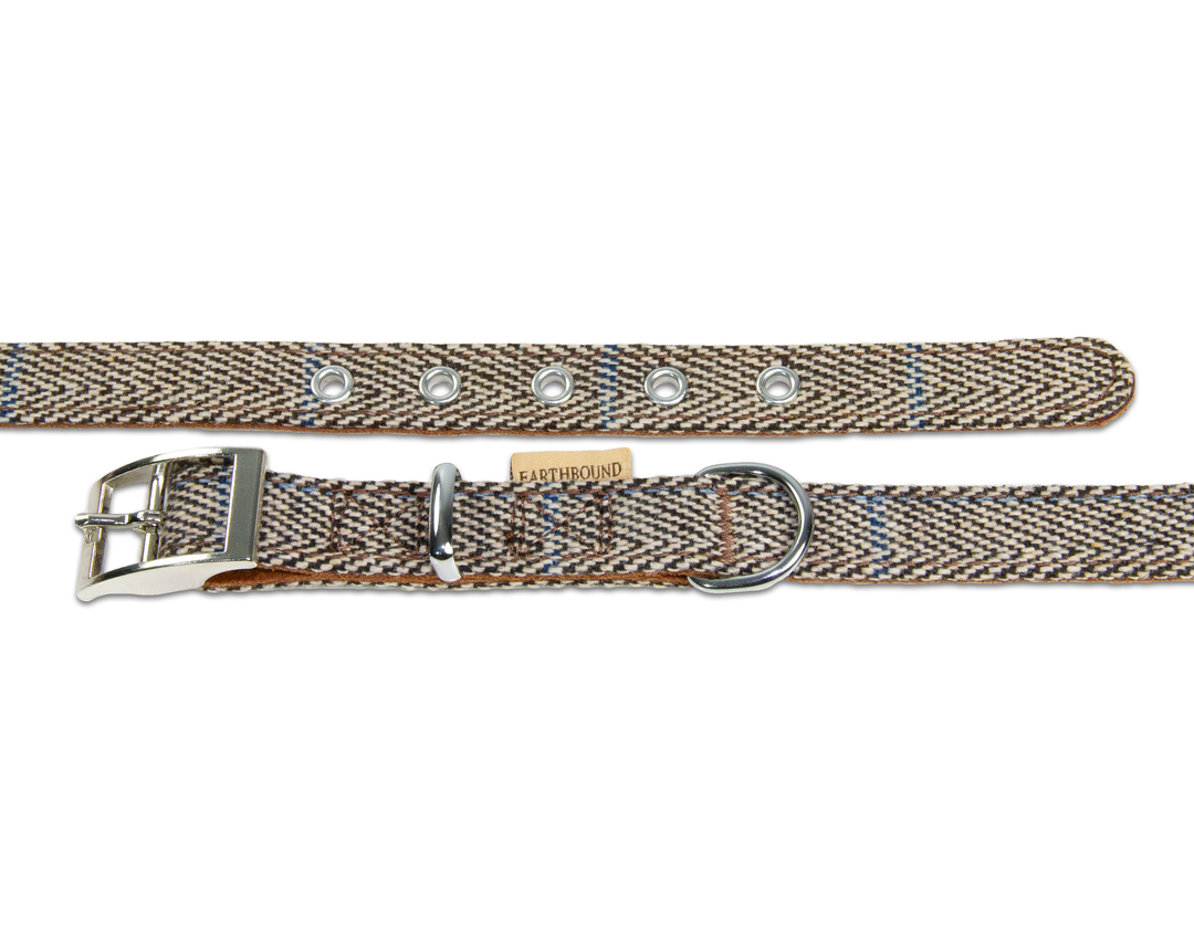 Close up of tweed beige dog collar