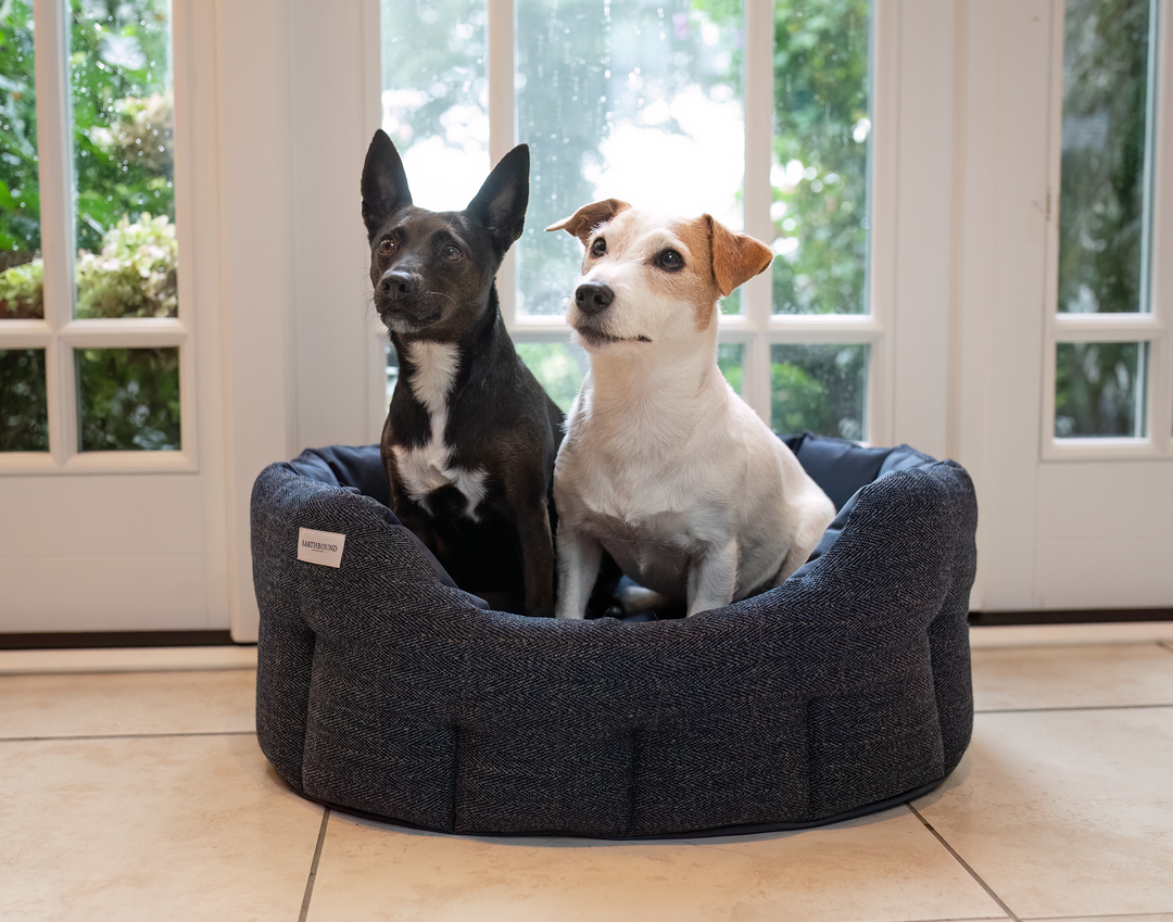 Round Traditional Tweed & Waterproof Bed Midnight Blue