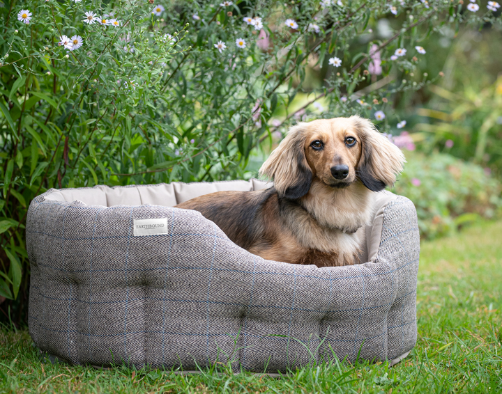 Round Traditional Tweed & Waterproof Bed Beige