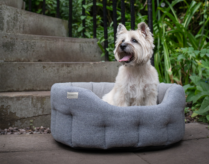 Round Traditional Tweed Bed Steel Grey