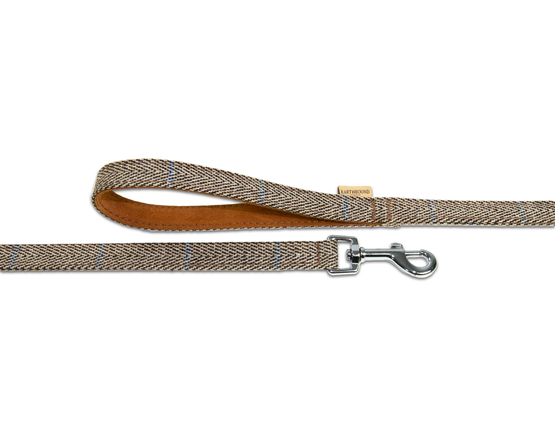 Close up of tweed beige dog lead
