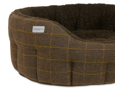 Round Traditional Tweed Bed Brown
