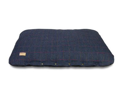 Flat dog cushion tweed in navy 